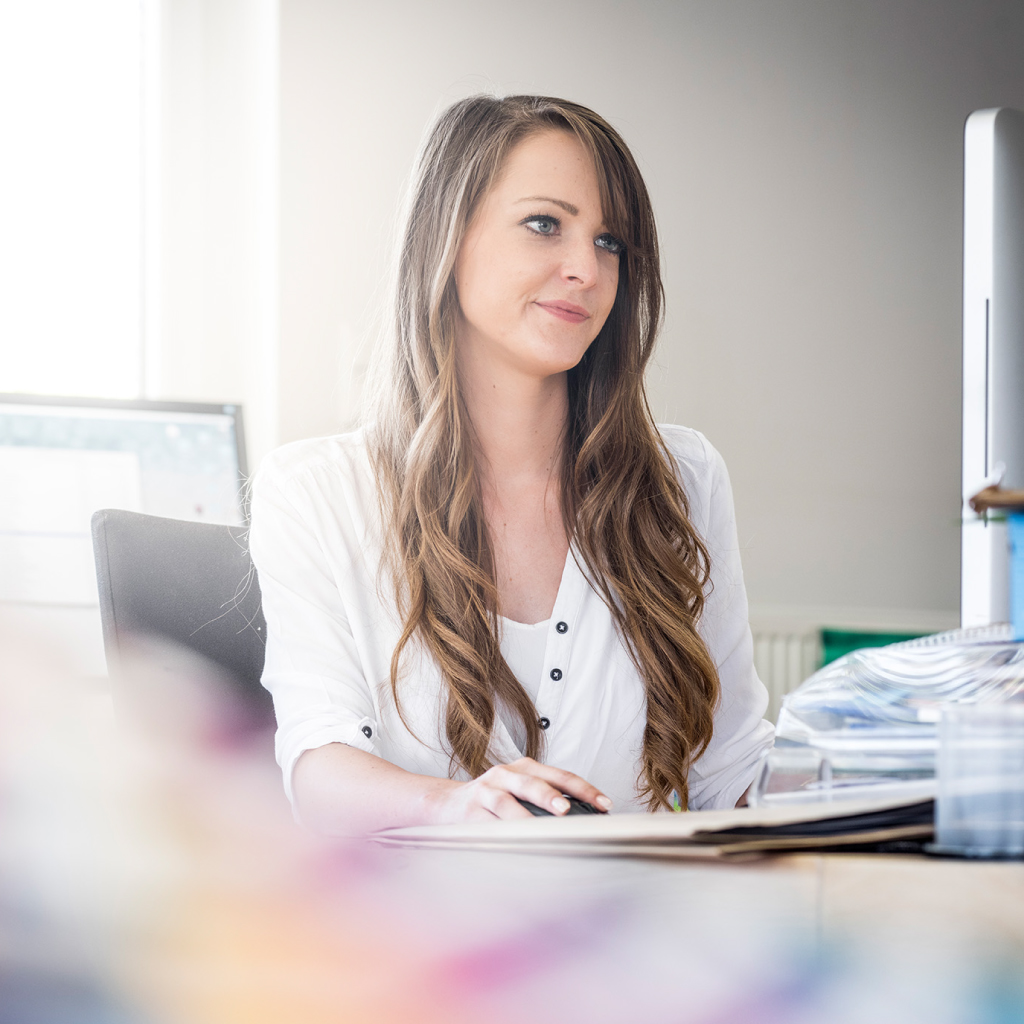 Ich bin Grafikdesignerin aus Leidenschaft mit Liebe zum Detail